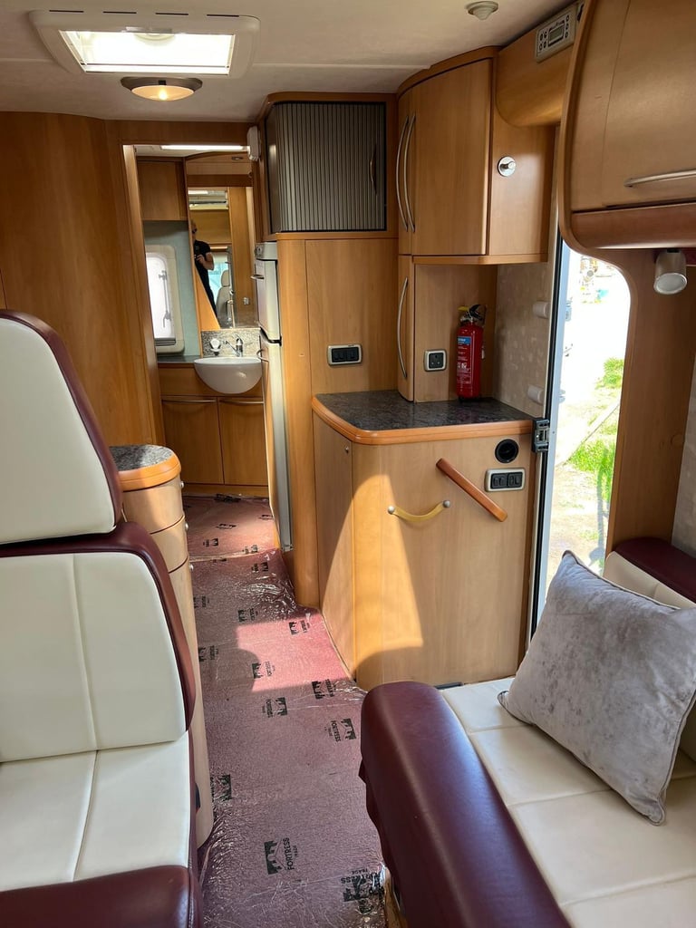 2004 - Swift Kon Tikki - 2.8ltr - 48,000 miles - 2 berth / 2 belts 