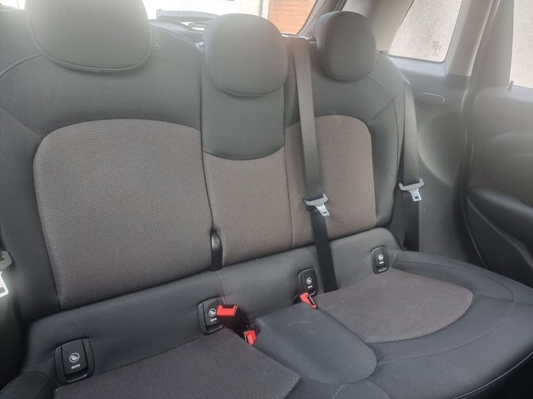 Mini Cooper D Euro 6 1496 (cc), 5 doors