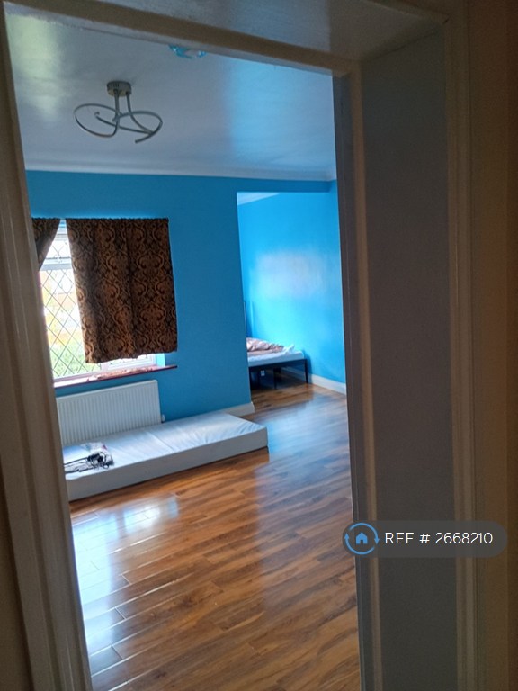 1 bedroom in Cheltenham Villas, Croydon, CR0 (#2668210)