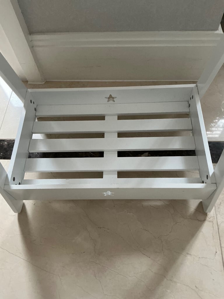  Children’s clothes rail