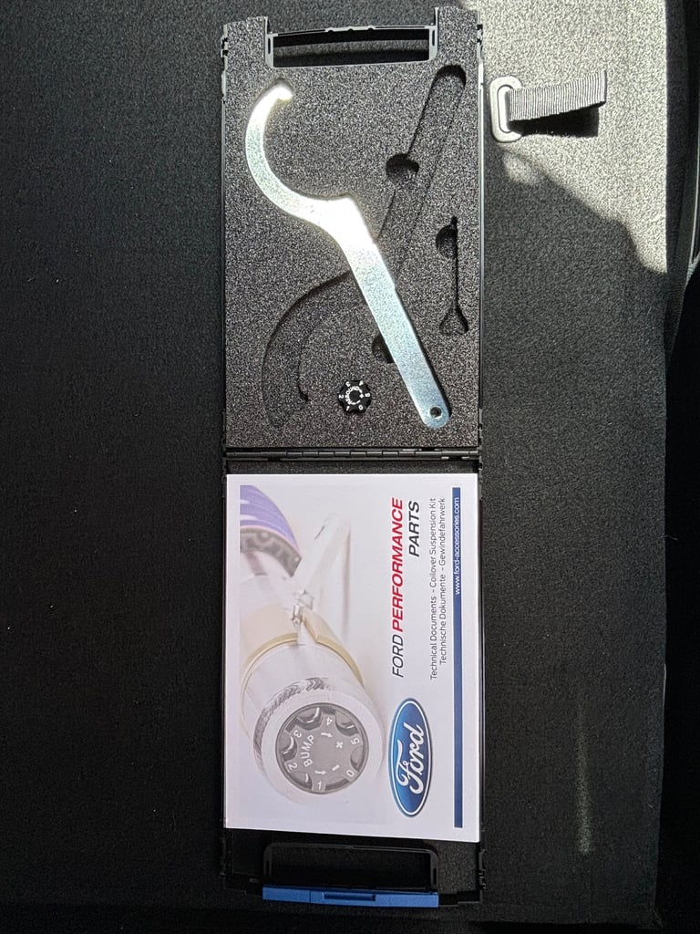 2021 Ford Focus 2.3T EcoBoost ST EDITION. 1 OWNER  ONLY 7 000 MILES  FULL FORD