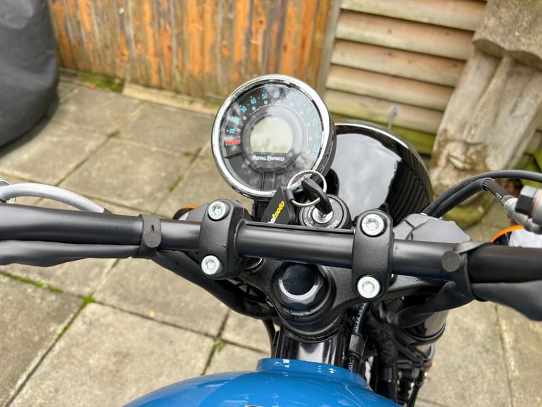 2024 / 24 Royal Enfield METEOR 350 £2750 Blue 134 miles.