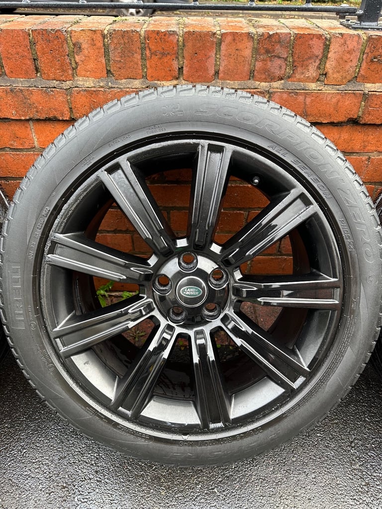 Genuine Range Rover Sport 21” Alloy Wheels & Pirelli Tyres