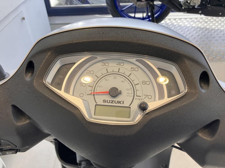 SUZUKI ADDRESS 125 - FANTASTIC COMMUTER SCOOTER WITH UP TO 145 MPG