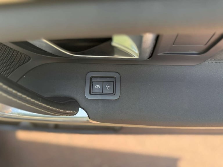 2015 Land Rover Discovery Sport 2.2 Discovery Sport HSE SD4 Auto 4WD 5dr SUV Diesel Automatic