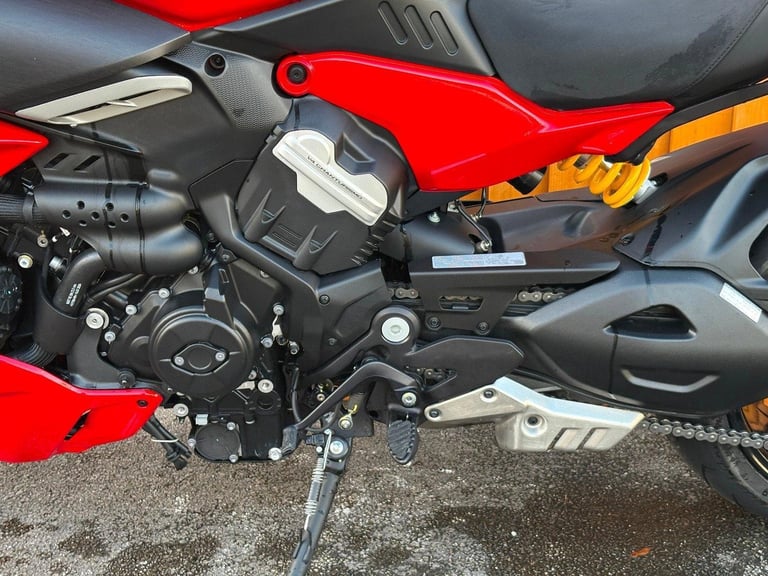 2025 Ducati Diavel V4 with full akro exhaust system