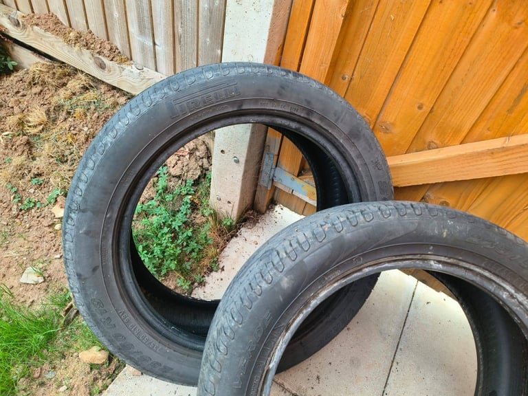 2x pirelli scorpion Tyres 235 50 19 