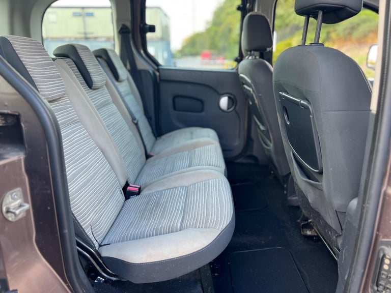 2011 Renault Kangoo 1.6 16V Expression Auto Euro 5 5dr MPV Petrol Automatic