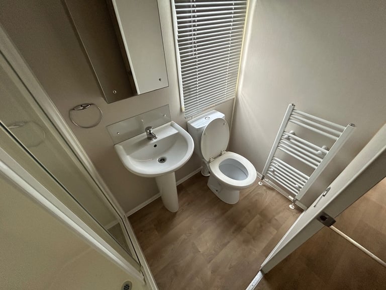 Mobile home for sale - 11.5 month season - Burgh Castle, Great Yarmouth