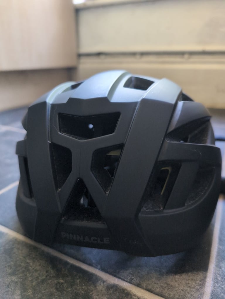 Pinnacle Bike / Bicycle Helmet - Mips - L/XL - NORWICH 