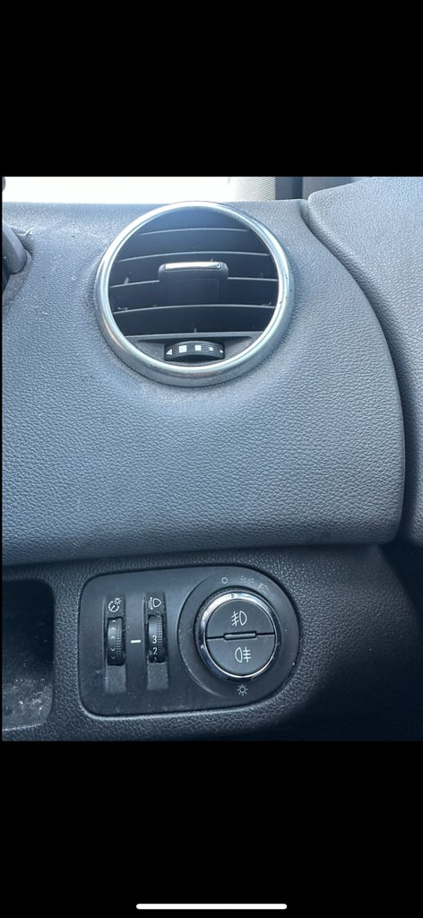 2013 Vauxhall Meriva 1.4i 16V SE 5dr MPV Petrol Manual