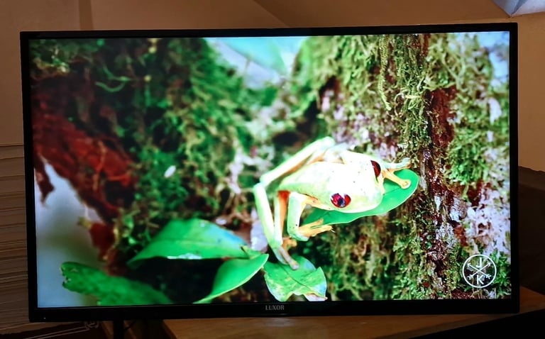 Smart TV 50 inch GOOD WORKING NO STAND