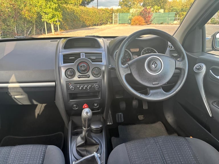 2006 Renault Megane 1.6 VVT Dynamique 5dr HATCHBACK Petrol Manual
