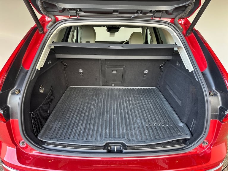 2018 Volvo XC60 2.0 D5 PowerPulse Inscription Pro 5dr AWD G tronic Estate Diesel Automatic