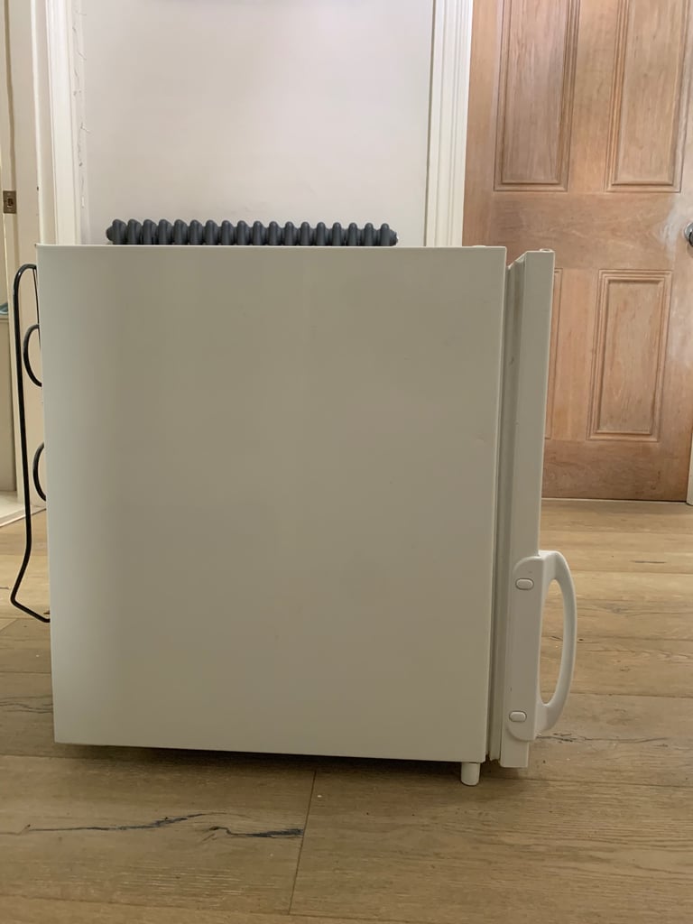 ZANUSSI small fridge freezer