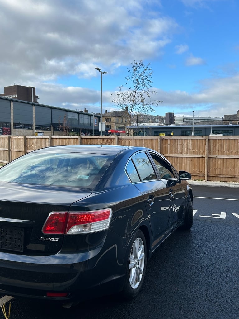 TOYOTA AVENSIS PETROL LPG 