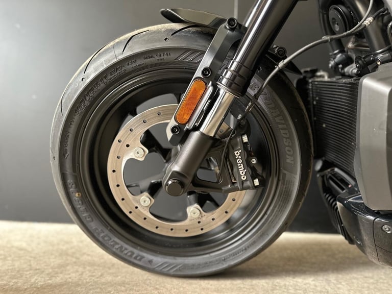 STUNNING ONE OWNER 2023/23 HARLEY-DAVIDSON SPORTSTER S MOTORCYCLE