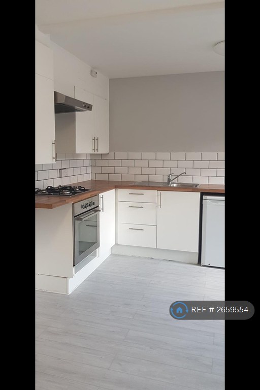 1 bedroom flat in Reginald Road, London, SE8 (1 bed) (#2659554)