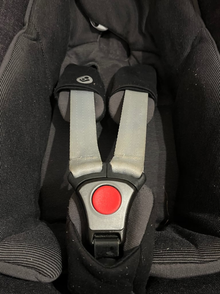 Maxi cosi pebble car seat and base
