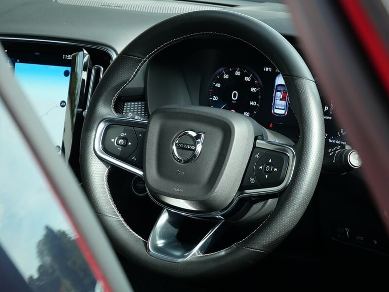 2020 Volvo XC40 1.5h T5 Twin Engine Recharge 10.7kWh R-Design Pro SUV 5dr Petrol Plug-in Hy SUV H...