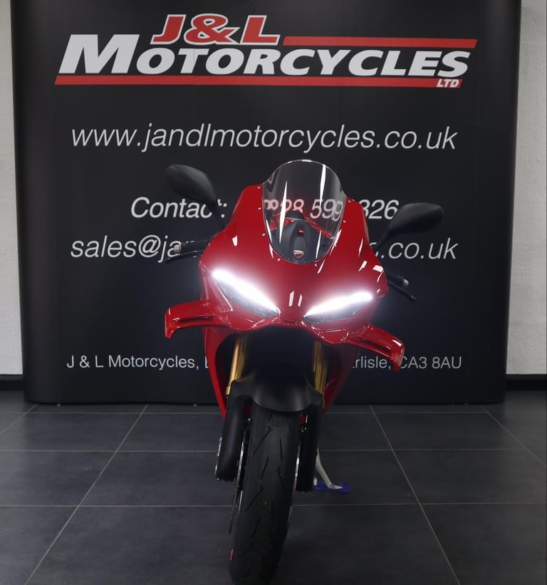 Ducati Panigale V4S 2025 Model Year!