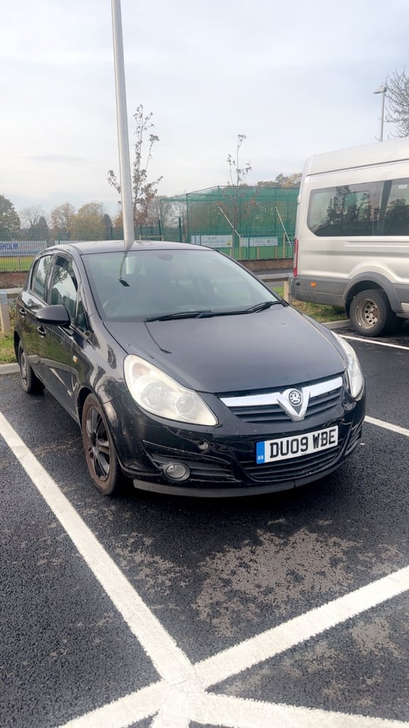 2009 VAUXHALL CORSA 1.4 PETROL FULL YEARS MOT 83K MILES STARTS N DRIVES GREAT CHEAP ON INSURANCE