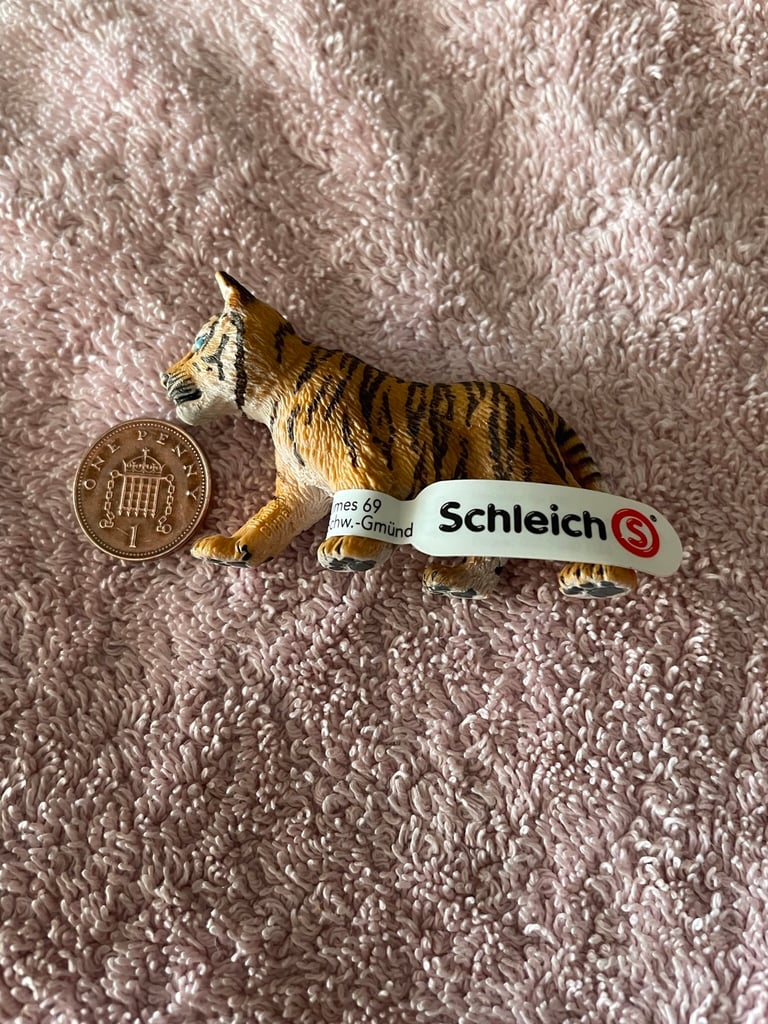 SCHLEICH X7 TIGER CUB COLLECTABLE ANIMAL FIGURES BRAND NEW IN PACKET