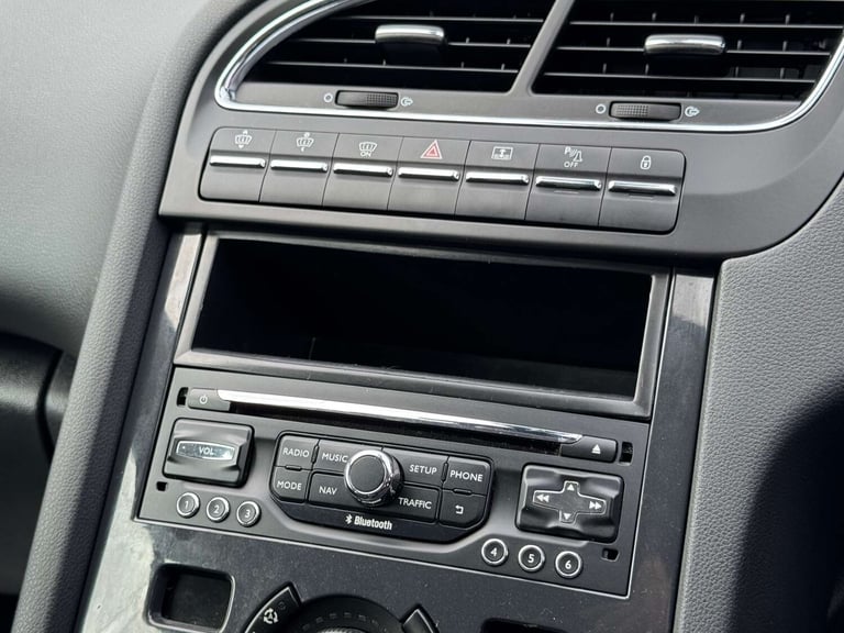 2014 Peugeot 5008 1.6 HDi Allure 5dr MPV DIESEL Manual