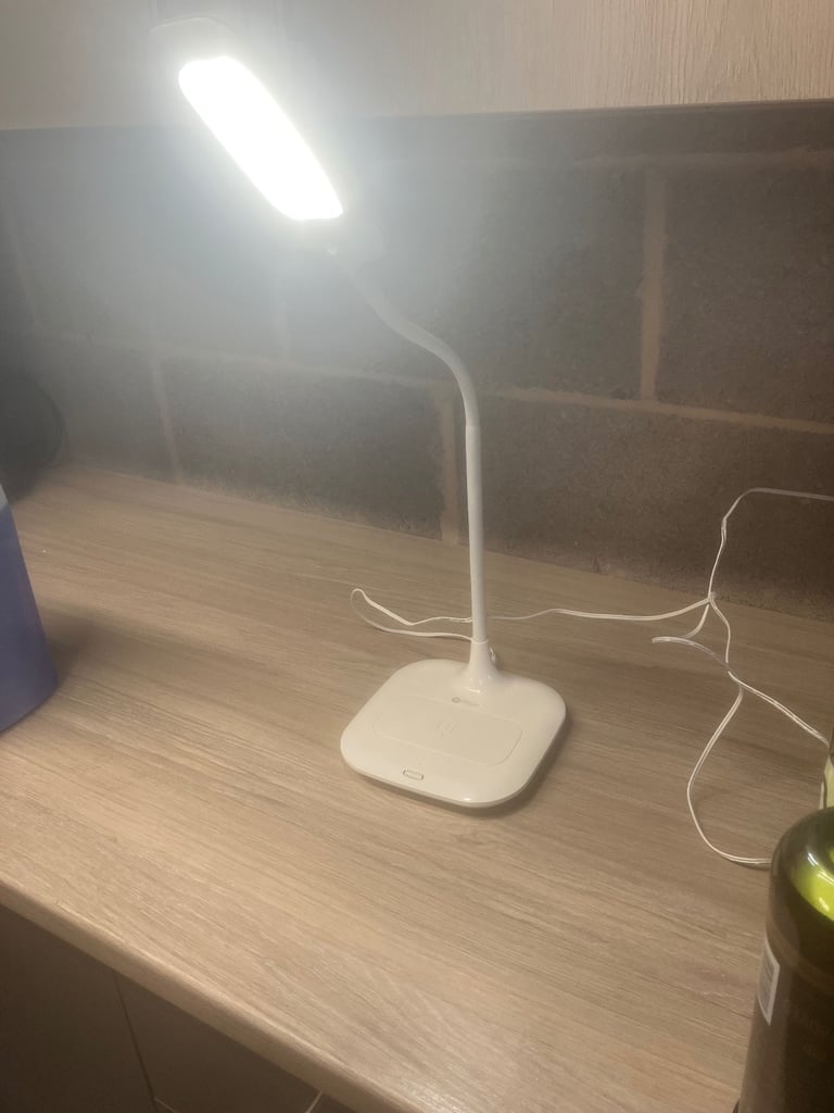 LED Bedside/Table lamp with wireless charging 