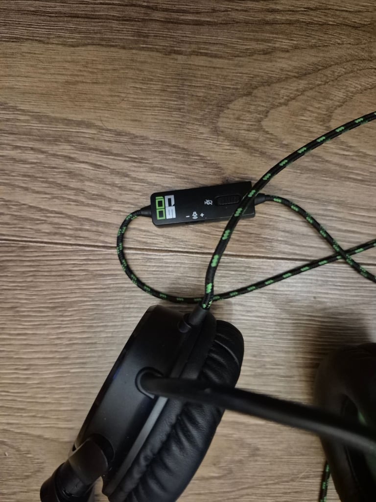 C6 100 gaming headset