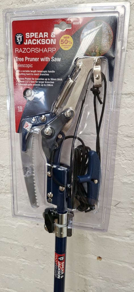 Spear & Jackson razor sharp telescopic pruner ' never been used - still in original packaging  