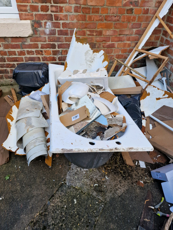 Waste/ rubbish Removal, wheelie bin emptying house clearances cheaper