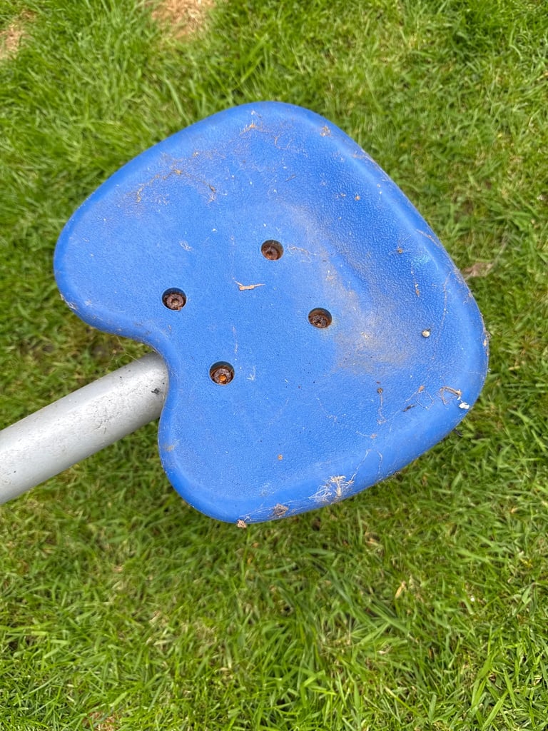 Rotating metal seesaw