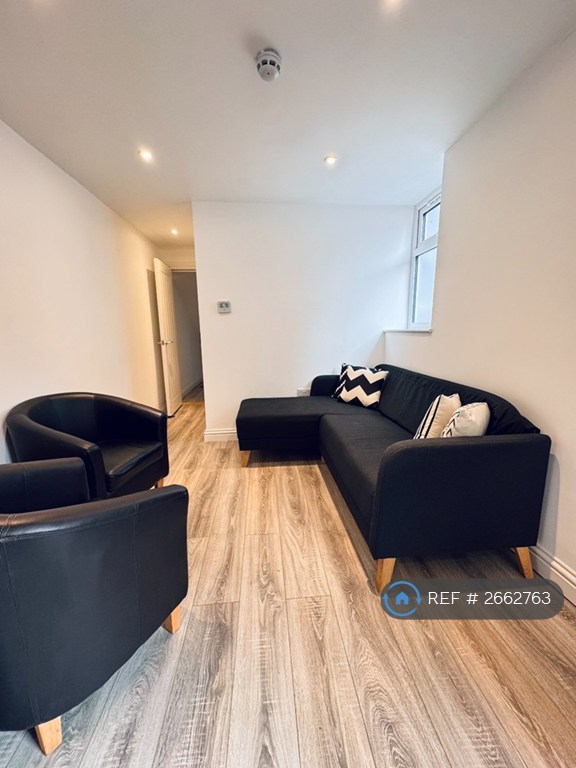 8 bedroom house in Margate Road, Southsea, PO5 (8 bed) (#2662763)