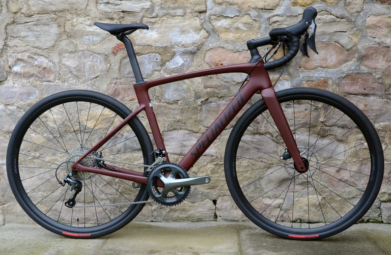 image for COST £2500. 2025 SPECIALIZED ROUBAIX SL8 DISC CARBON ROAD BIKE. MINT CONDITION. SL 8