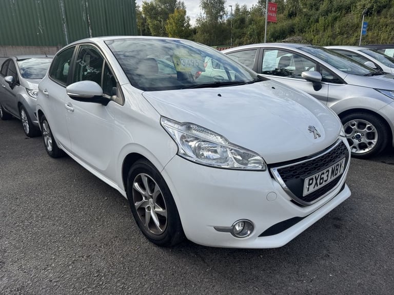 image for 2013 Peugeot 208 1.4 HDi Active Hatchback 5dr Diesel Manual Euro 5 (70 ps) Hatchback Diesel Manual