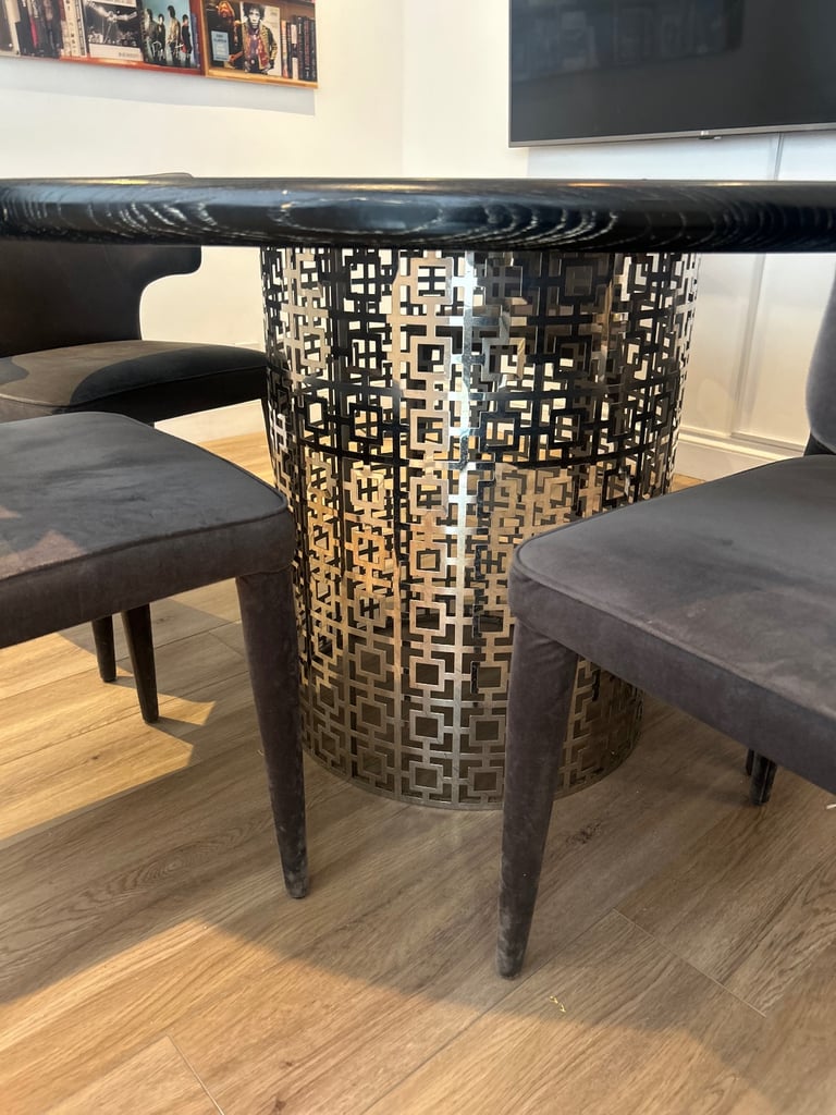 4-6 seater: Jonathan Adler Round dining table