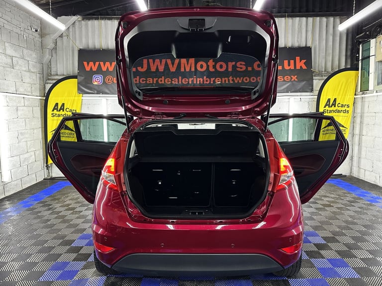 2011 Ford Fiesta 1.6 Titanium Hatchback 5dr Petrol Manual (134 g/km  118 bhp)