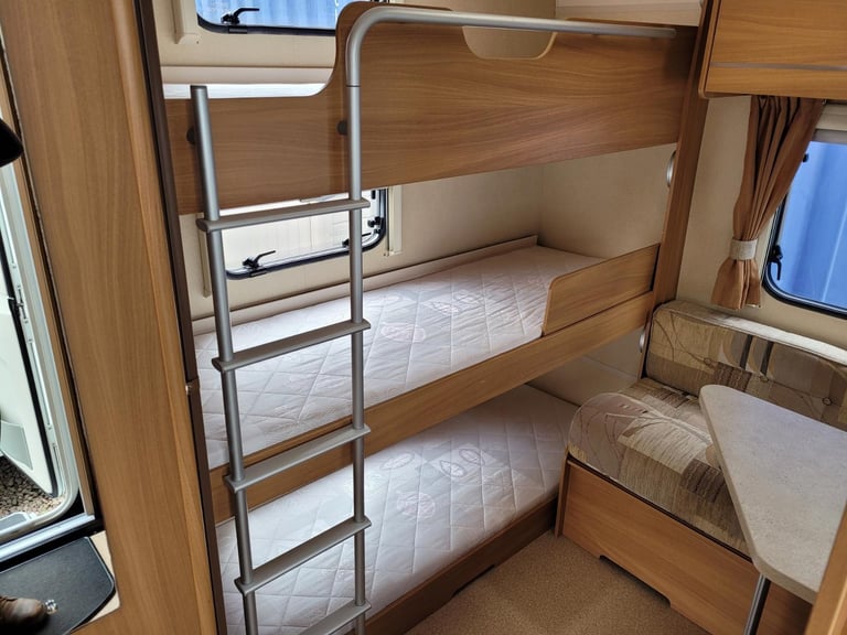 Sprite Major 6 2011 Single Axle 6 Berth - Lightweight, Triple Bunks, Motor Mover