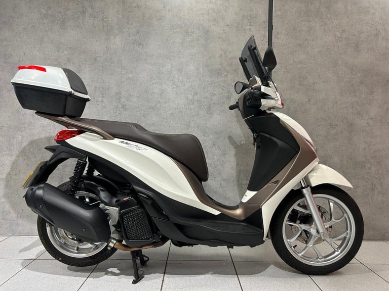 2023 Piaggio Medley 125 - 1332 miles