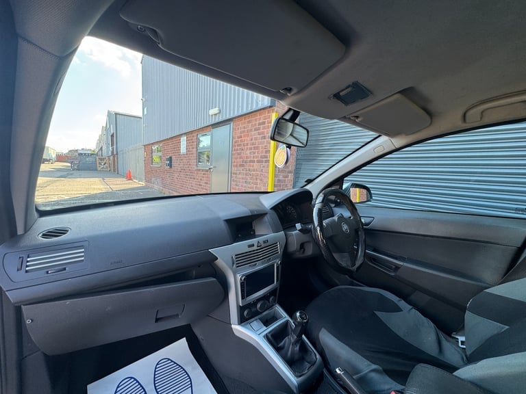 2009 Vauxhall Astra 1.6i 16V Life [115] 5dr [AC] HATCHBACK Petrol Manual - Image 13