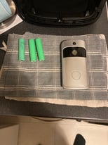 Doorbell camera & charger 