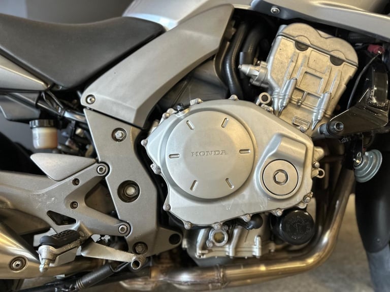 STUNNING 2014/14 HONDA CBF 1000 MOTORCYCLE 