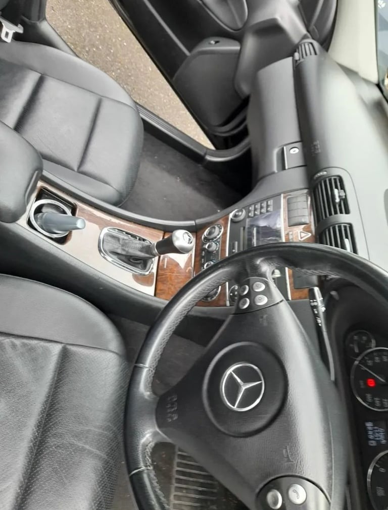 Mercedes Benz Merc Sports Kompressor C180K Automatic C Class Auto Cheap Black Salon Car.           