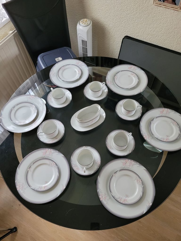 image for NORITAKI Dinner and Tea service