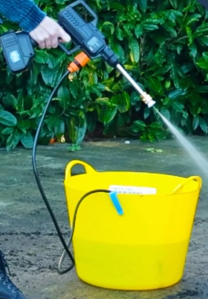 Aqua jet pro cordless pressure washer 