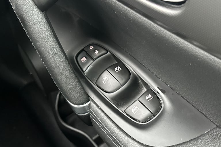2020 Nissan Qashqai 1.3 DiG-T Tekna 5dr Hatchback Petrol Manual