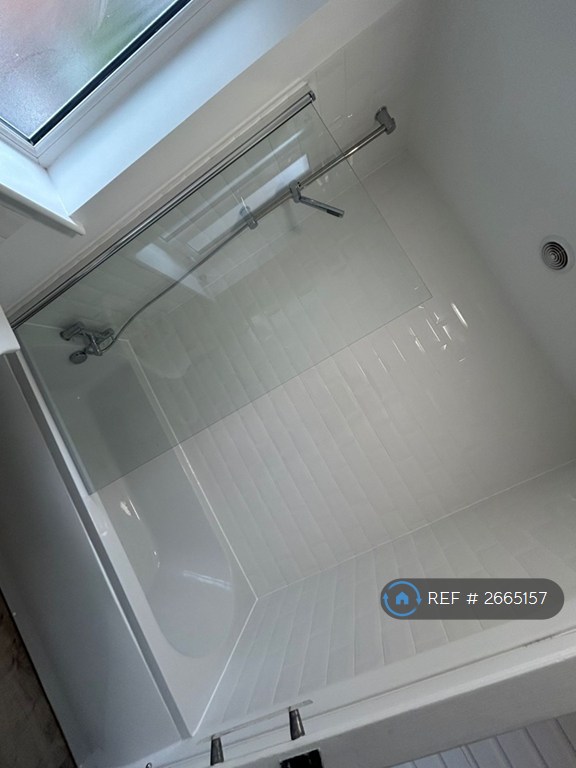 3 bedroom house in Stafford Road, Southport, PR8 (3 bed) (#2665157)