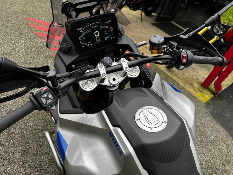 VOGE DS900X ADVENTURE BRAND NEW MODEL 2025 HIGHEST SPEC 3 COLOURS £8999 