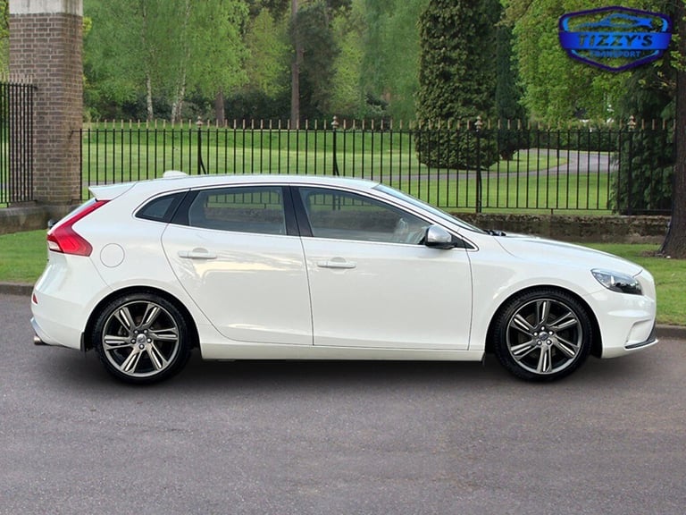 VOLVO V40 2.0 R-Design D4 2015